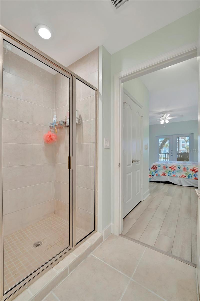 808 3RD AVE W #214, BRADENTON, FL, 34205