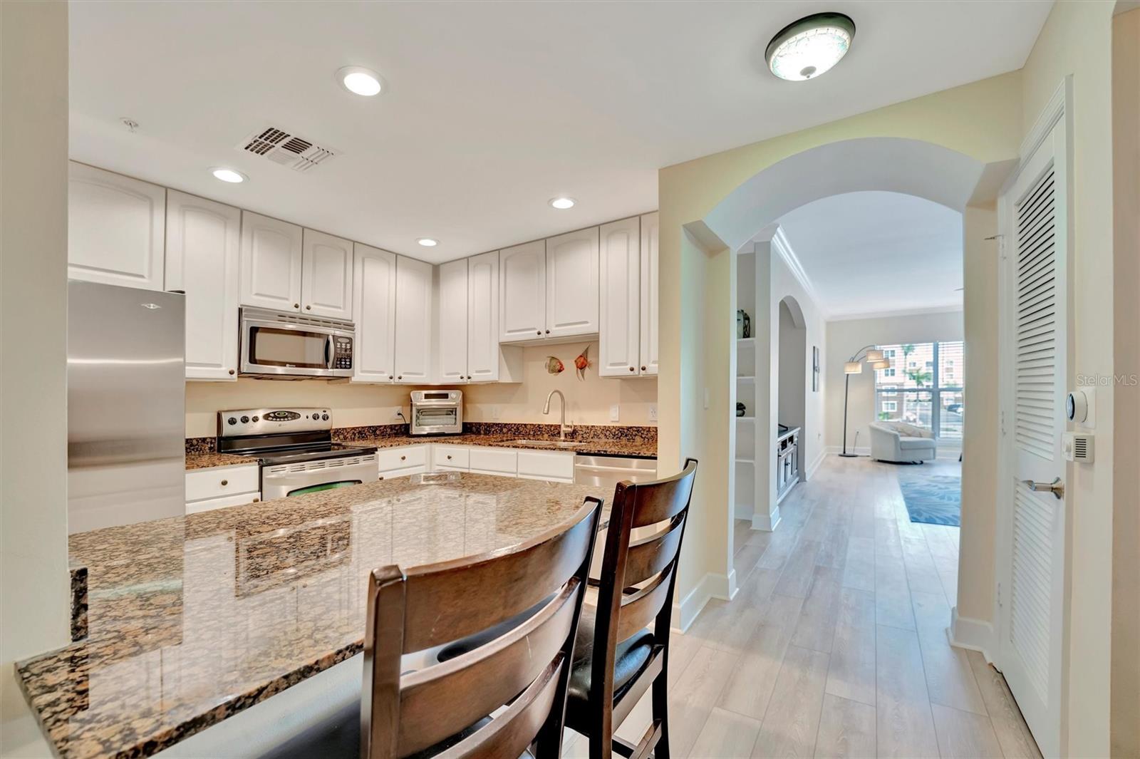 808 3RD AVE W #214, BRADENTON, FL, 34205