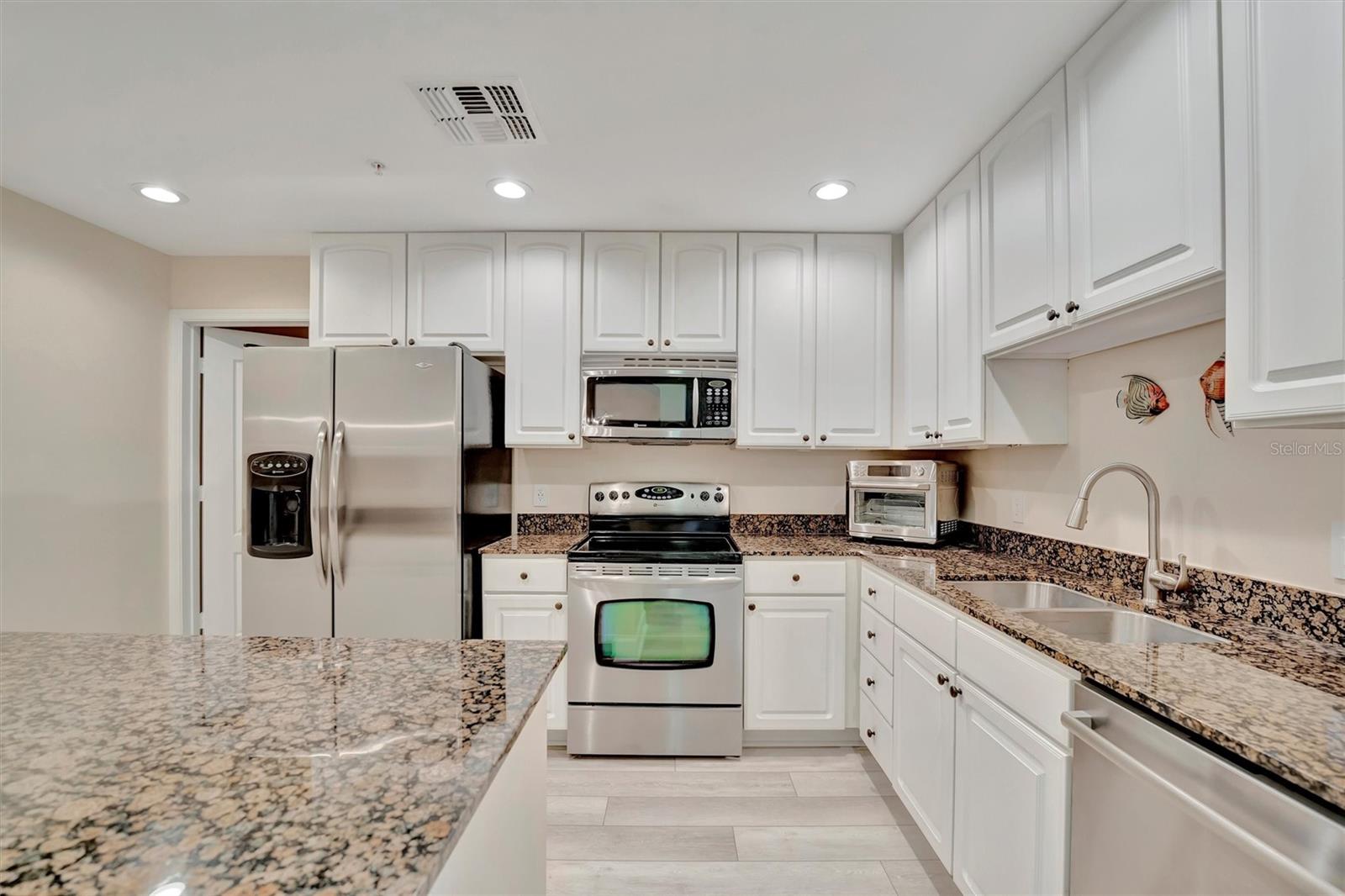 808 3RD AVE W #214, BRADENTON, FL, 34205