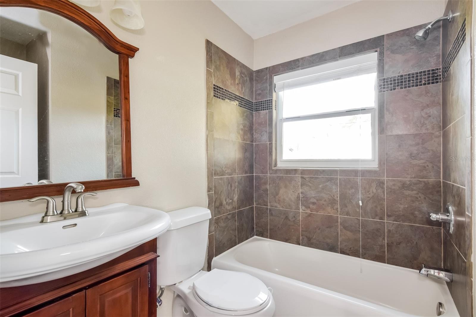 2184 COLONIAL AVE, LAKELAND, FL, 33801