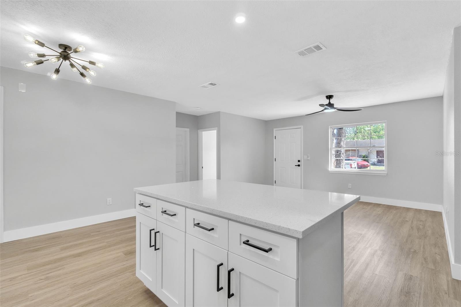 2029 LAS PALMAS CIR, ORLANDO, FL, 32822