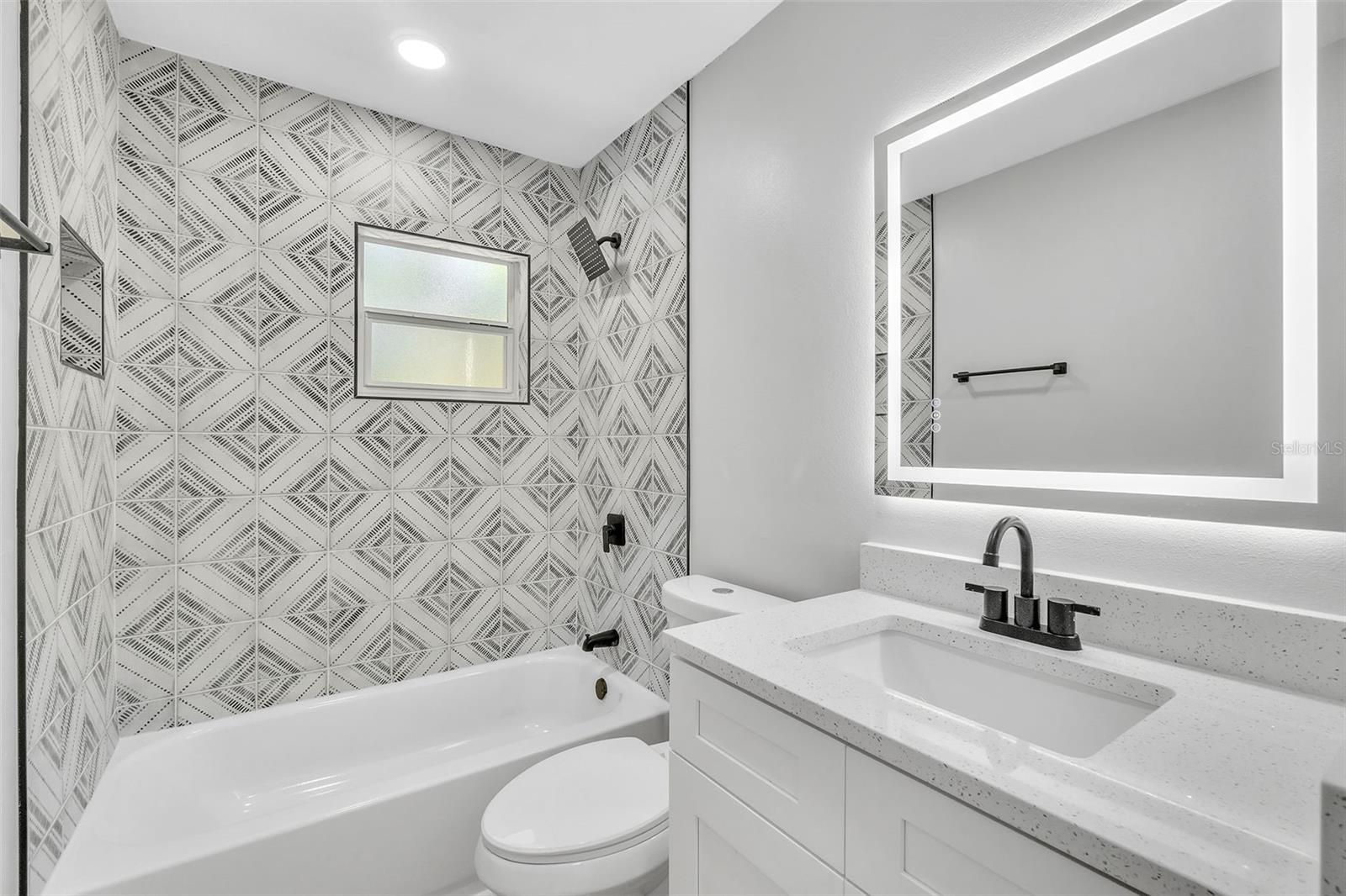 2029 LAS PALMAS CIR, ORLANDO, FL, 32822