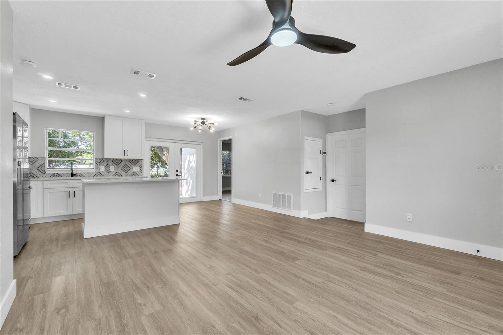 2029 LAS PALMAS CIR, ORLANDO, FL, 32822
