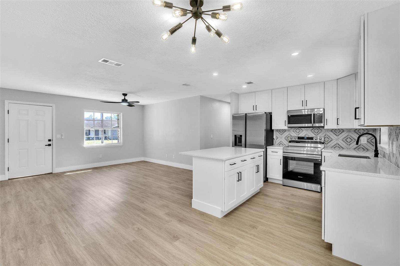 2029 LAS PALMAS CIR, ORLANDO, FL, 32822
