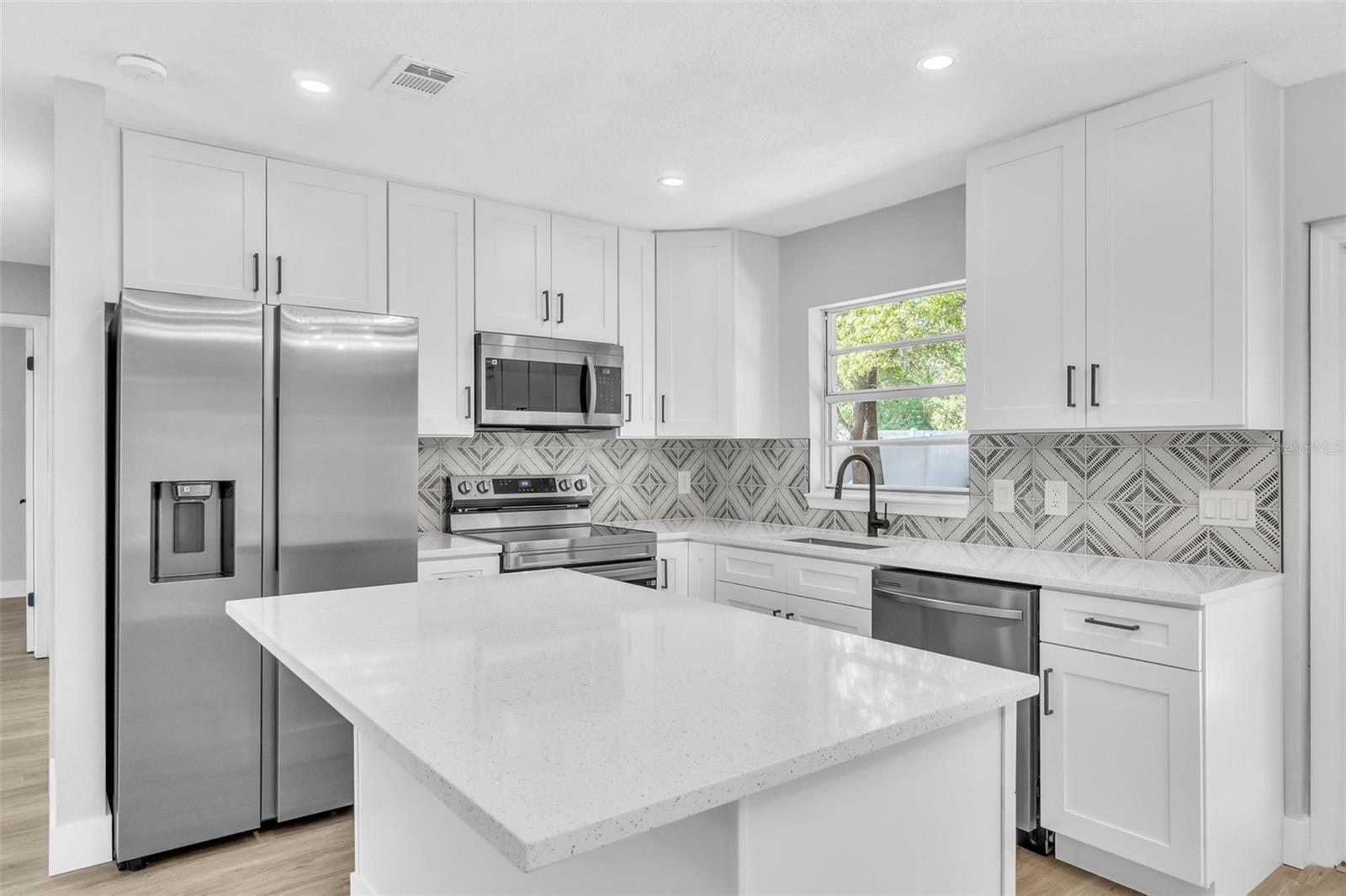 2029 LAS PALMAS CIR, ORLANDO, FL, 32822