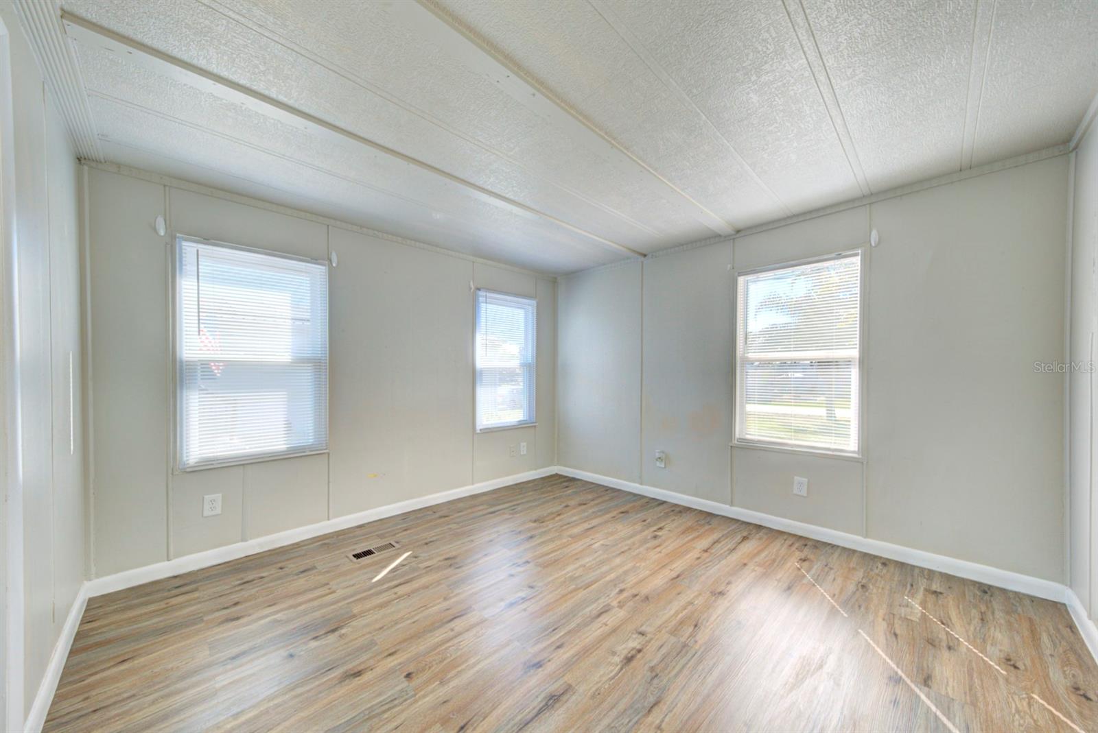 4889 CAMBRIDGE DR, MIMS, FL, 32754