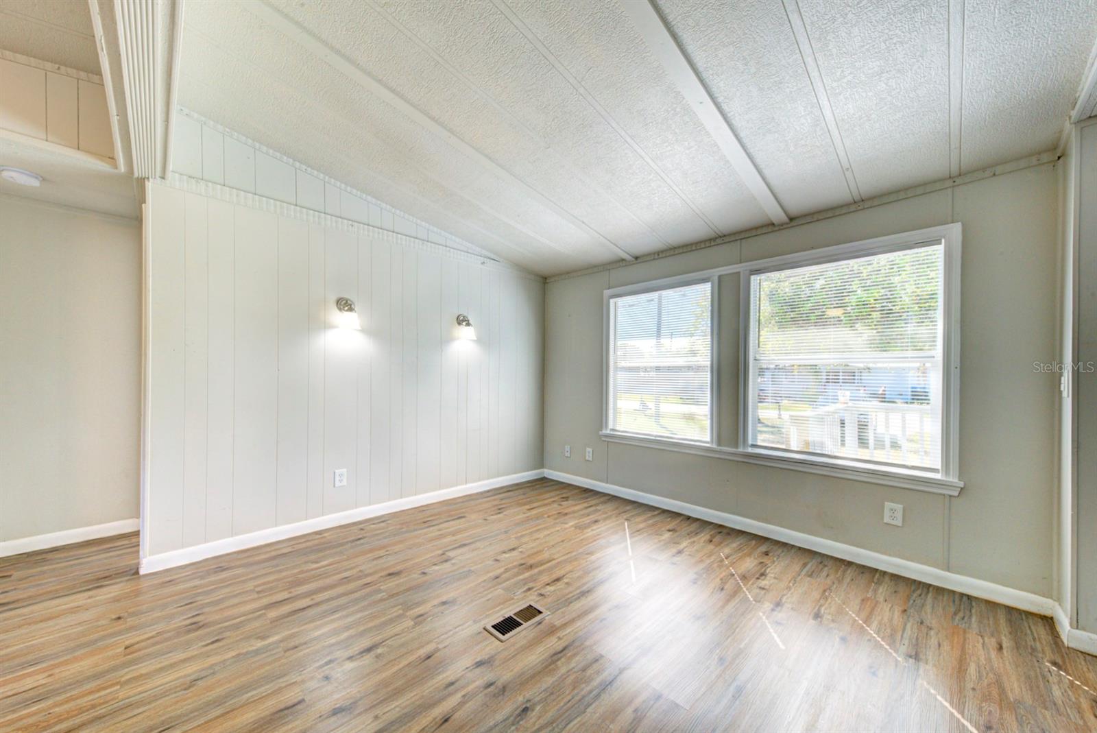 4889 CAMBRIDGE DR, MIMS, FL, 32754
