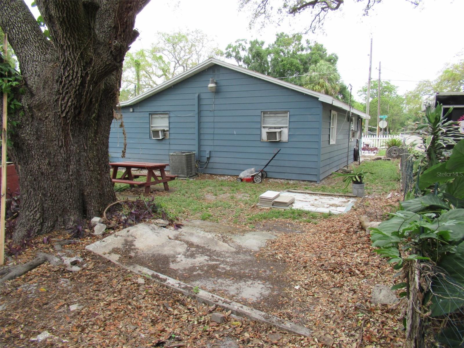 711 E 129TH AVE, TAMPA, FL, 33612