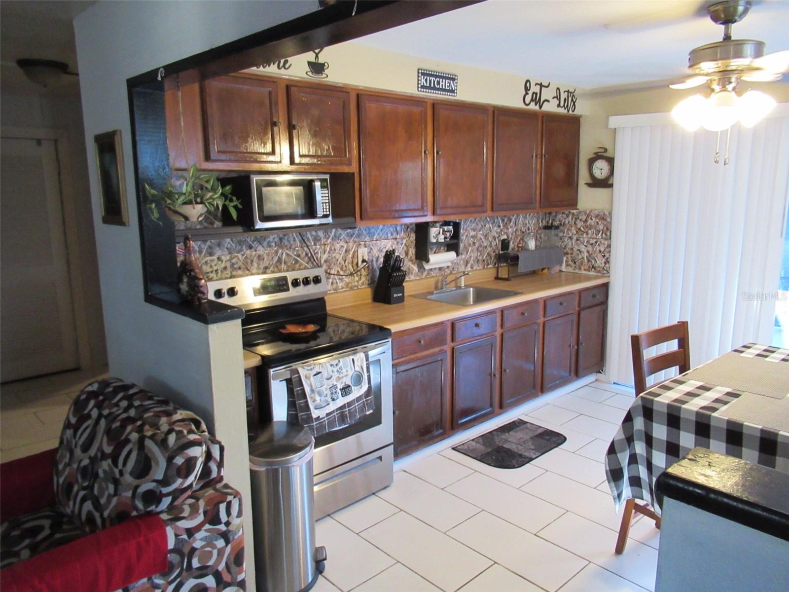 711 E 129TH AVE, TAMPA, FL, 33612