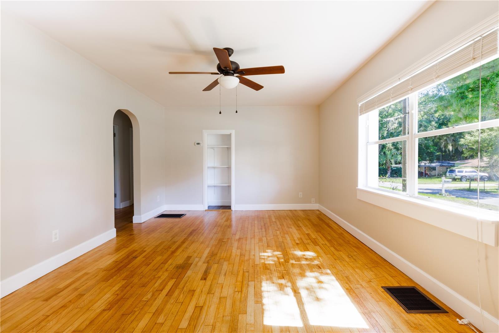 833 N TUXEDO AVE, DELAND, FL, 32724