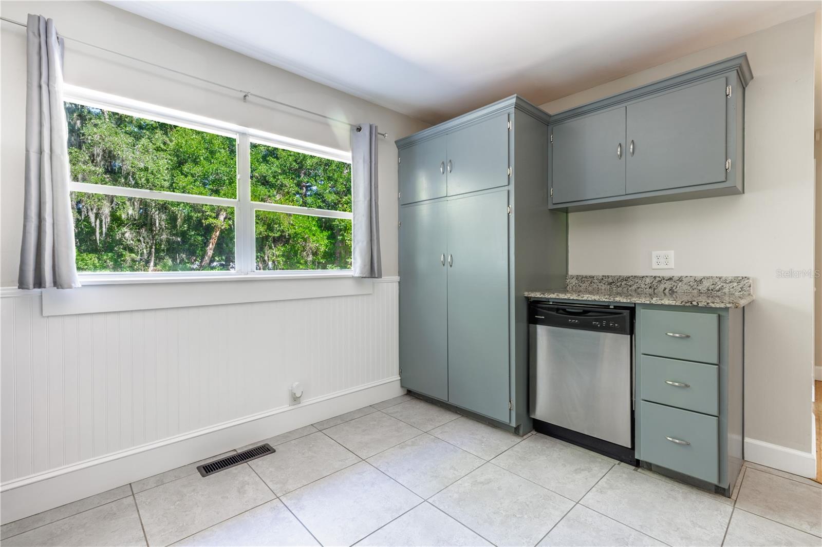 833 N TUXEDO AVE, DELAND, FL, 32724