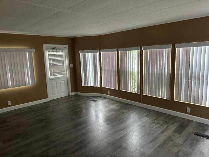 125 DOLPHIN DR S, OLDSMAR, FL, 34677
