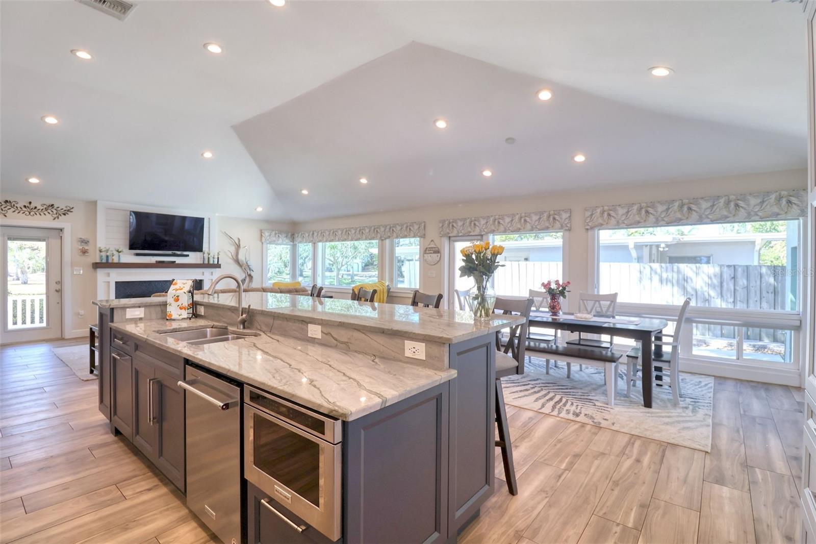 126 ORANGEWOOD DR, DUNEDIN, FL, 34698