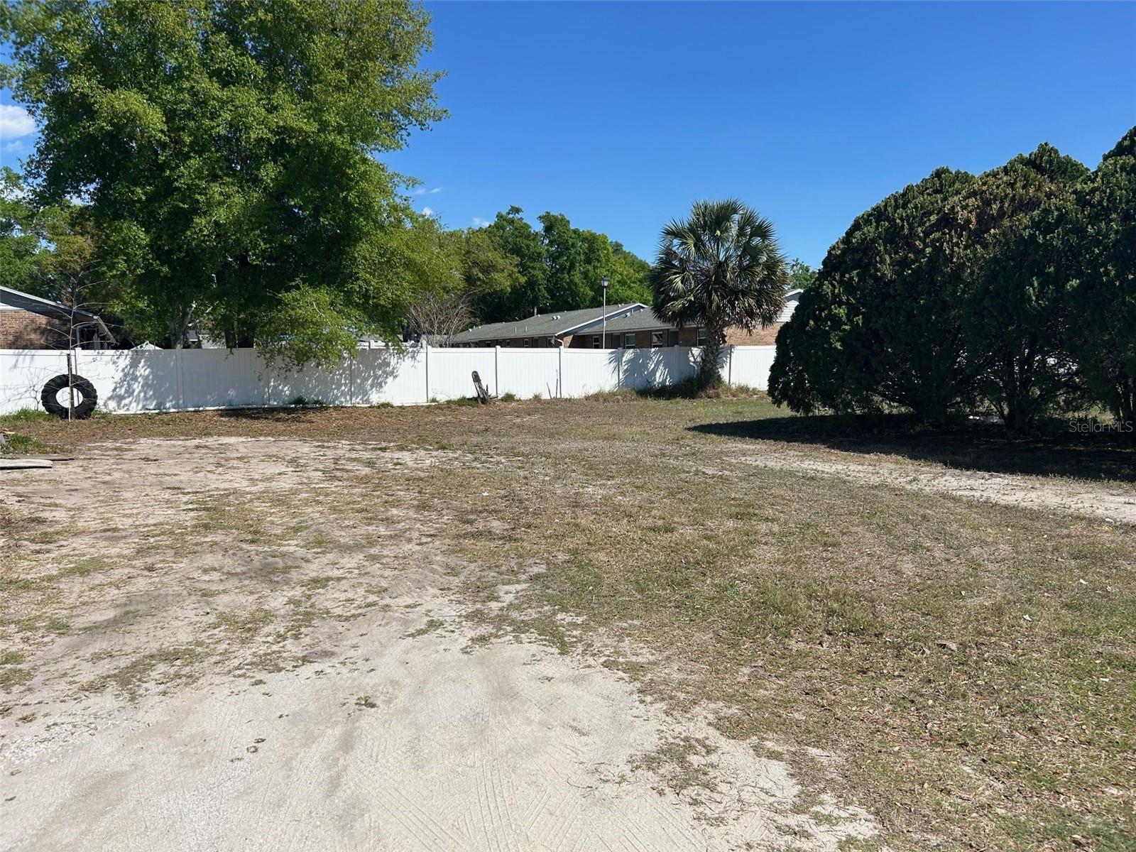 2405 SOUTH ST, LEESBURG, FL, 34748