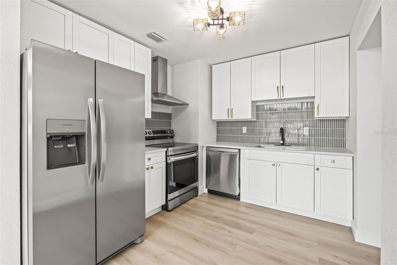 10909 N LANTANA AVE, TAMPA, FL, 33612