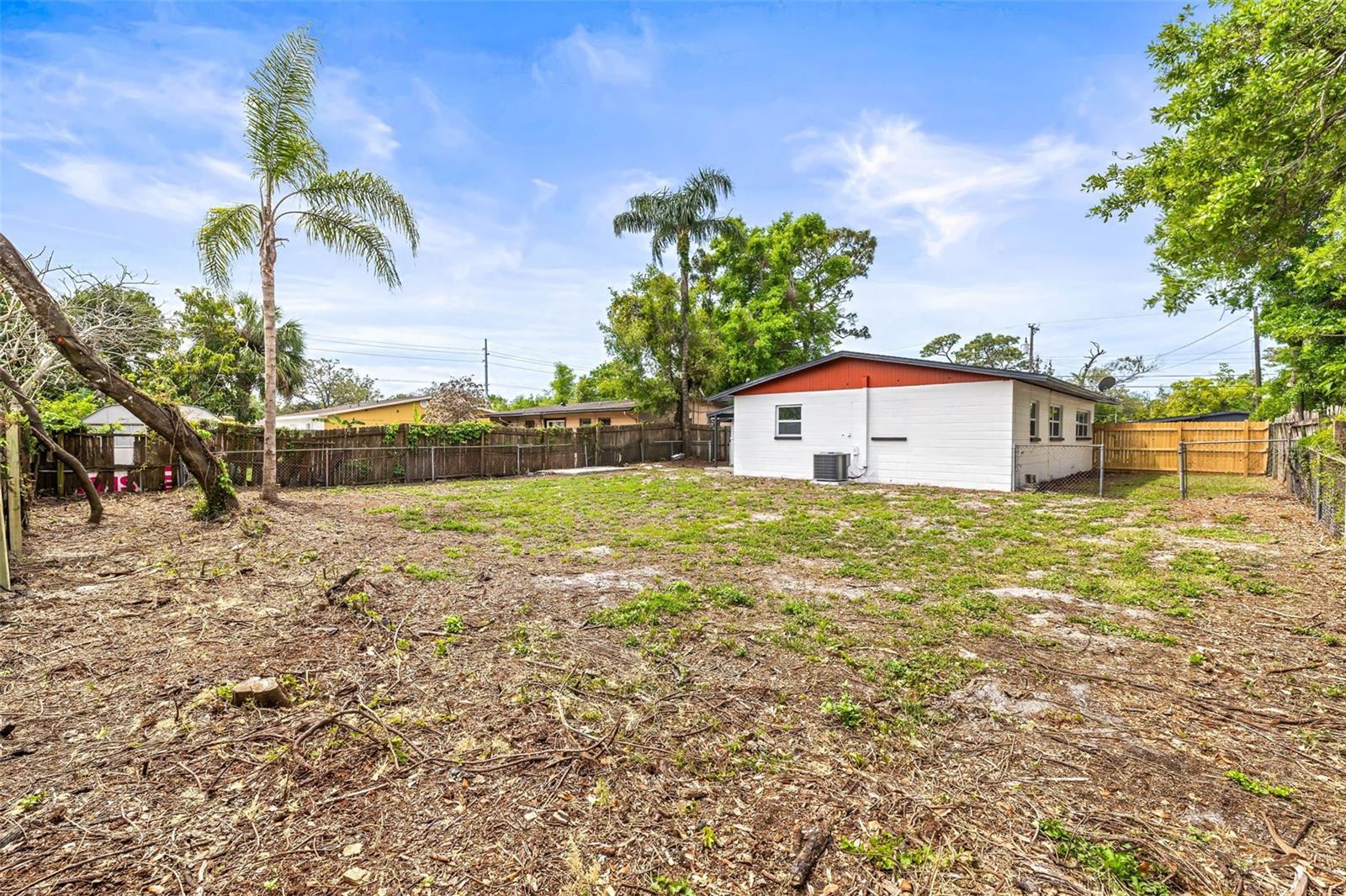 10909 N LANTANA AVE, TAMPA, FL, 33612
