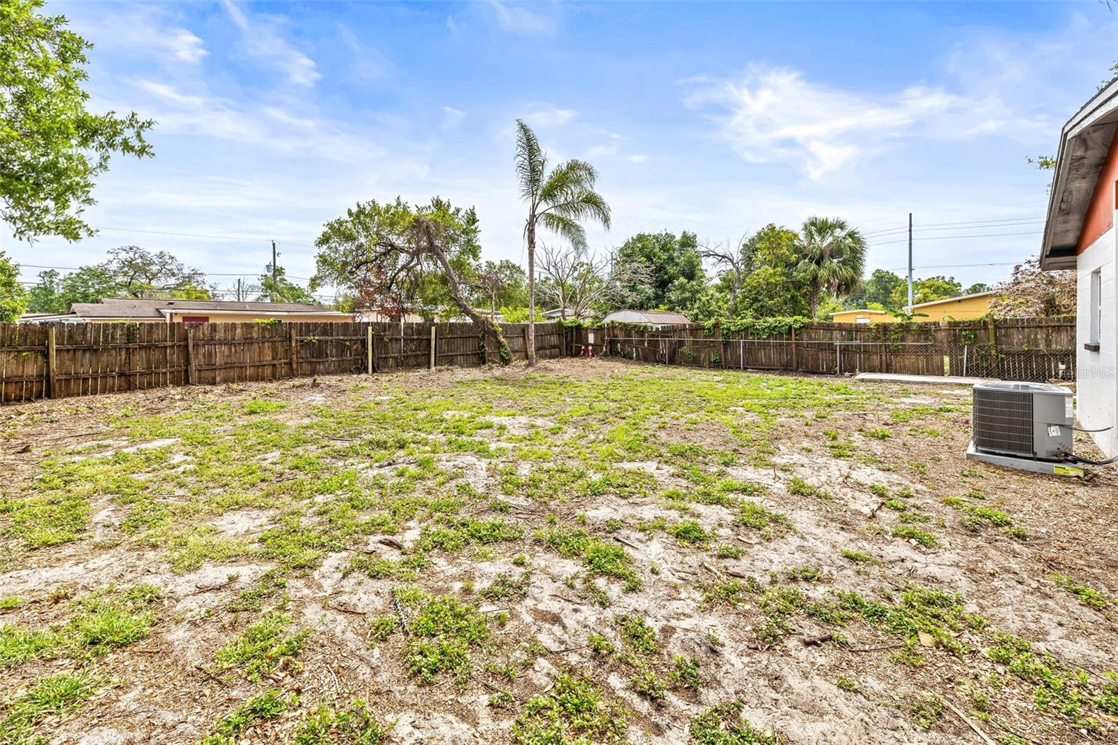 10909 N LANTANA AVE, TAMPA, FL, 33612