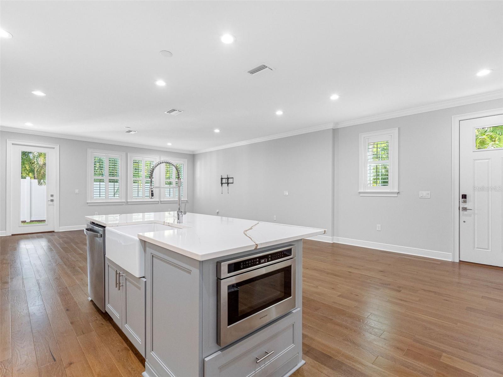 410 S CHURCH AVE, TAMPA, FL, 33609