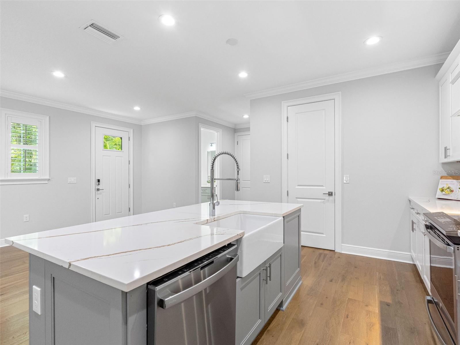 410 S CHURCH AVE, TAMPA, FL, 33609