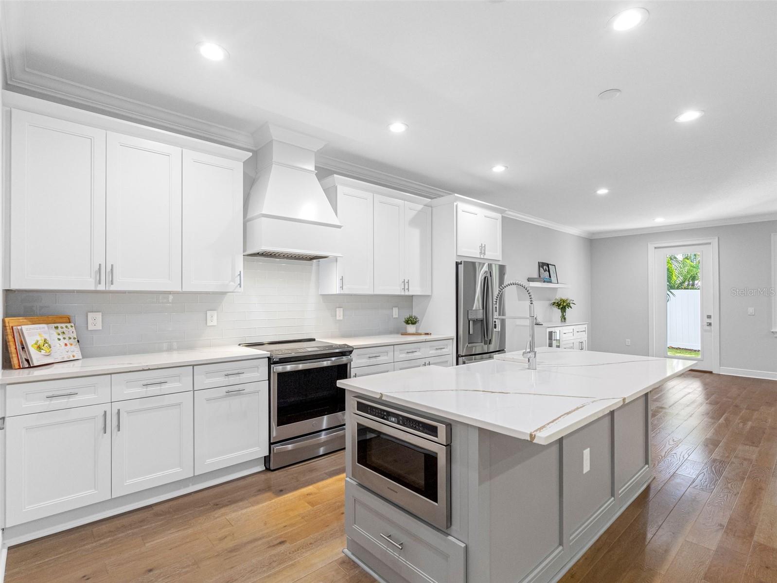 410 S CHURCH AVE, TAMPA, FL, 33609