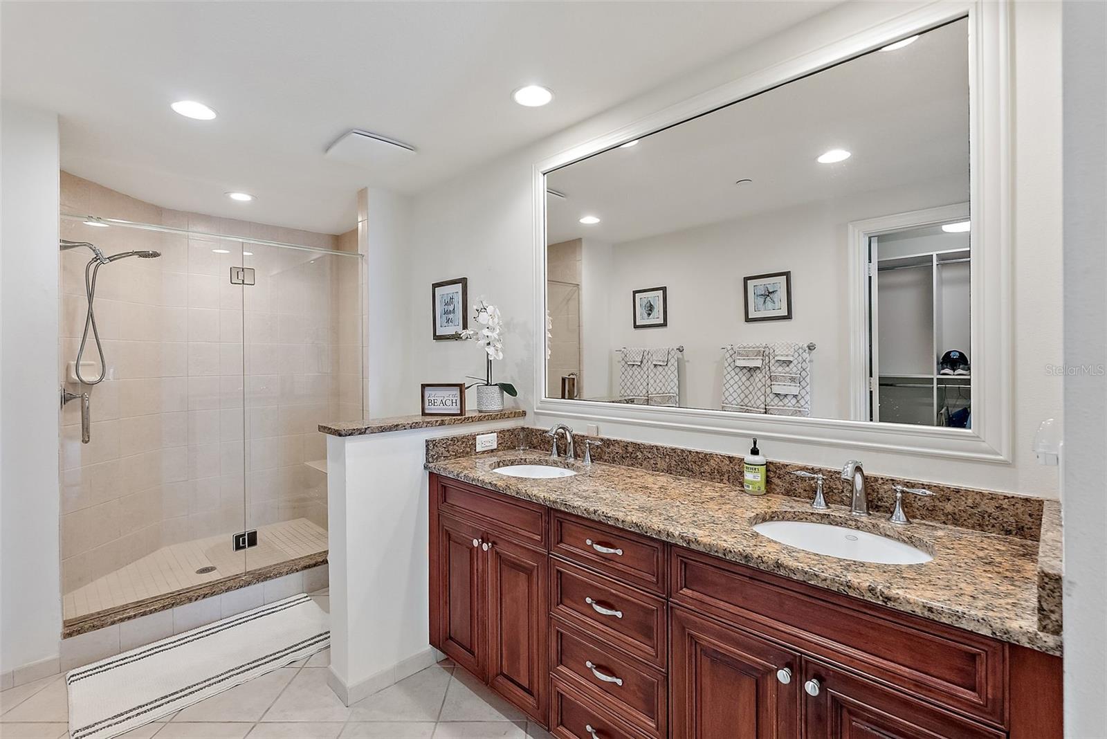 11 BAYMONT ST #1109, CLEARWATER BEACH, FL, 33767
