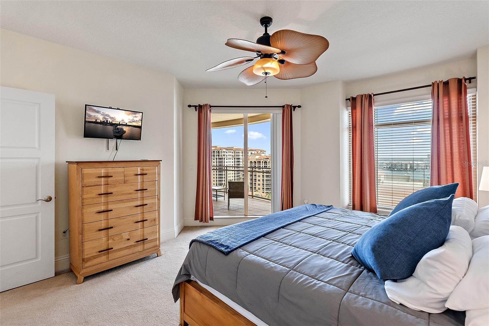 11 BAYMONT ST #1109, CLEARWATER BEACH, FL, 33767