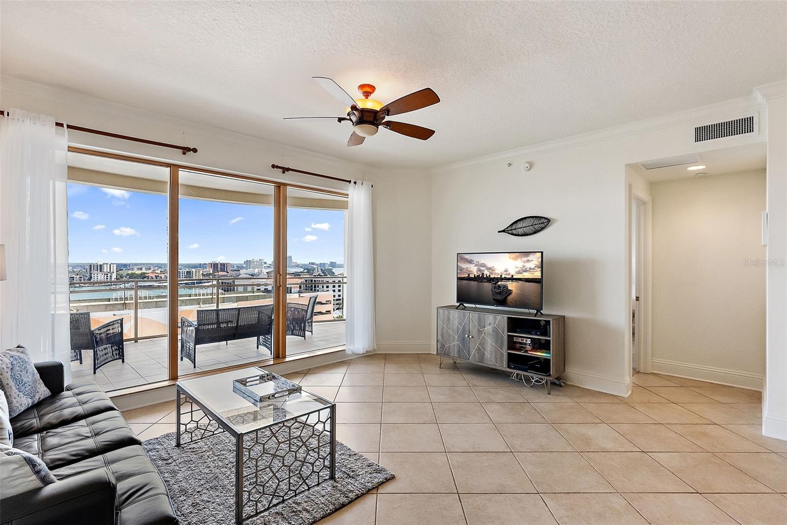 11 BAYMONT ST #1109, CLEARWATER BEACH, FL, 33767