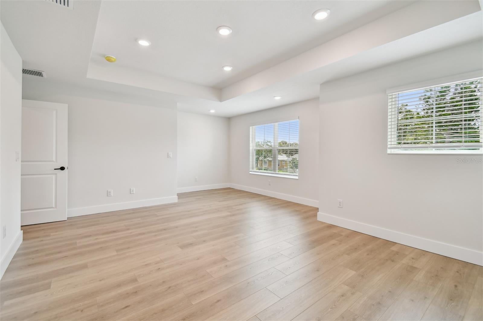 5235 9TH AVE N, ST PETERSBURG, FL, 33710