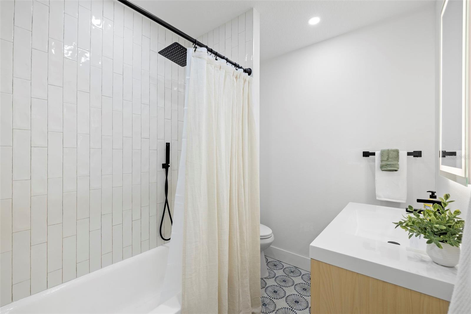 5809 DARTMOUTH AVE N, ST PETERSBURG, FL, 33710