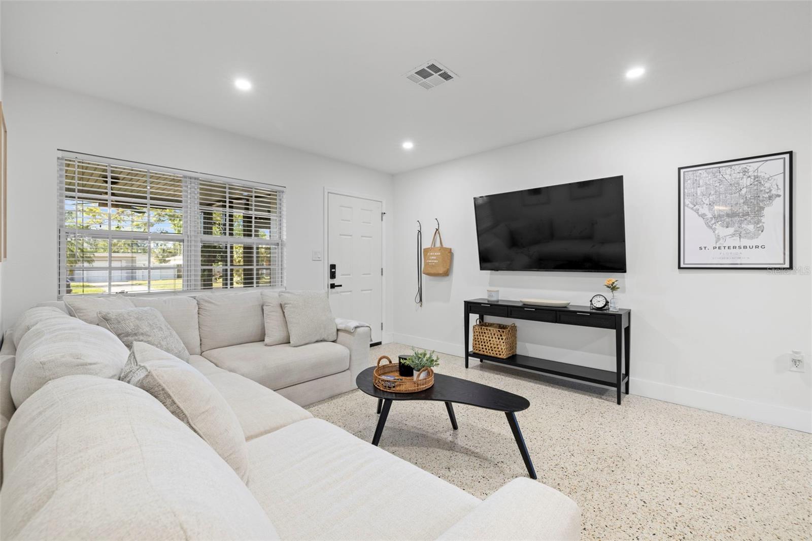 5809 DARTMOUTH AVE N, ST PETERSBURG, FL, 33710