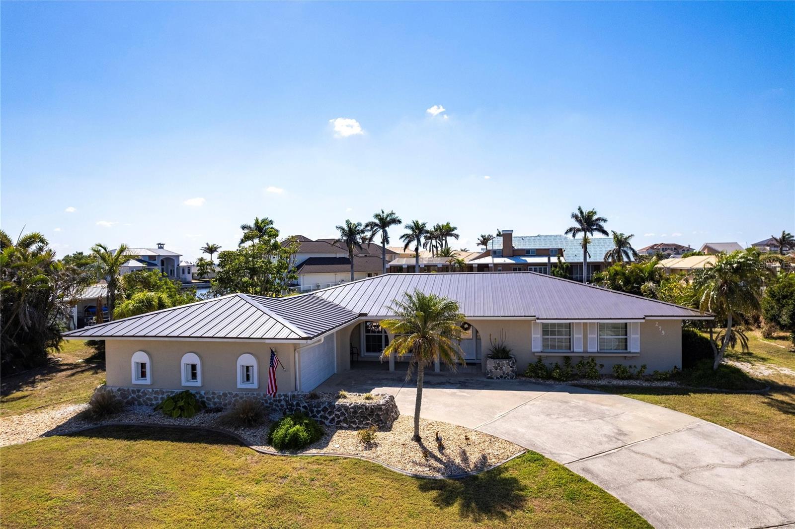 275 TAIT TER SE, PORT CHARLOTTE, FL, 33952