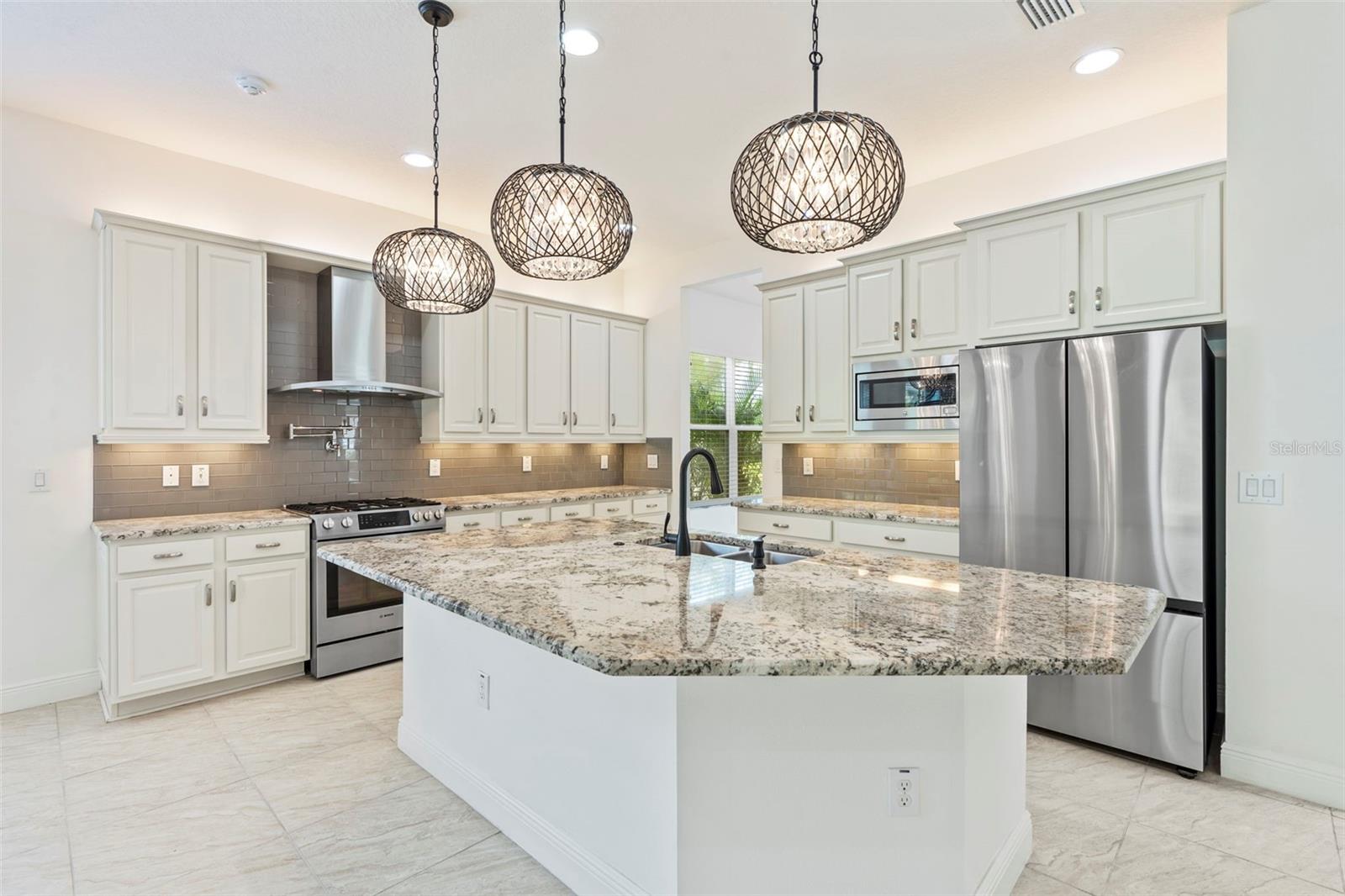 30900 SPRUCEBERRY CT, WESLEY CHAPEL, FL, 33543