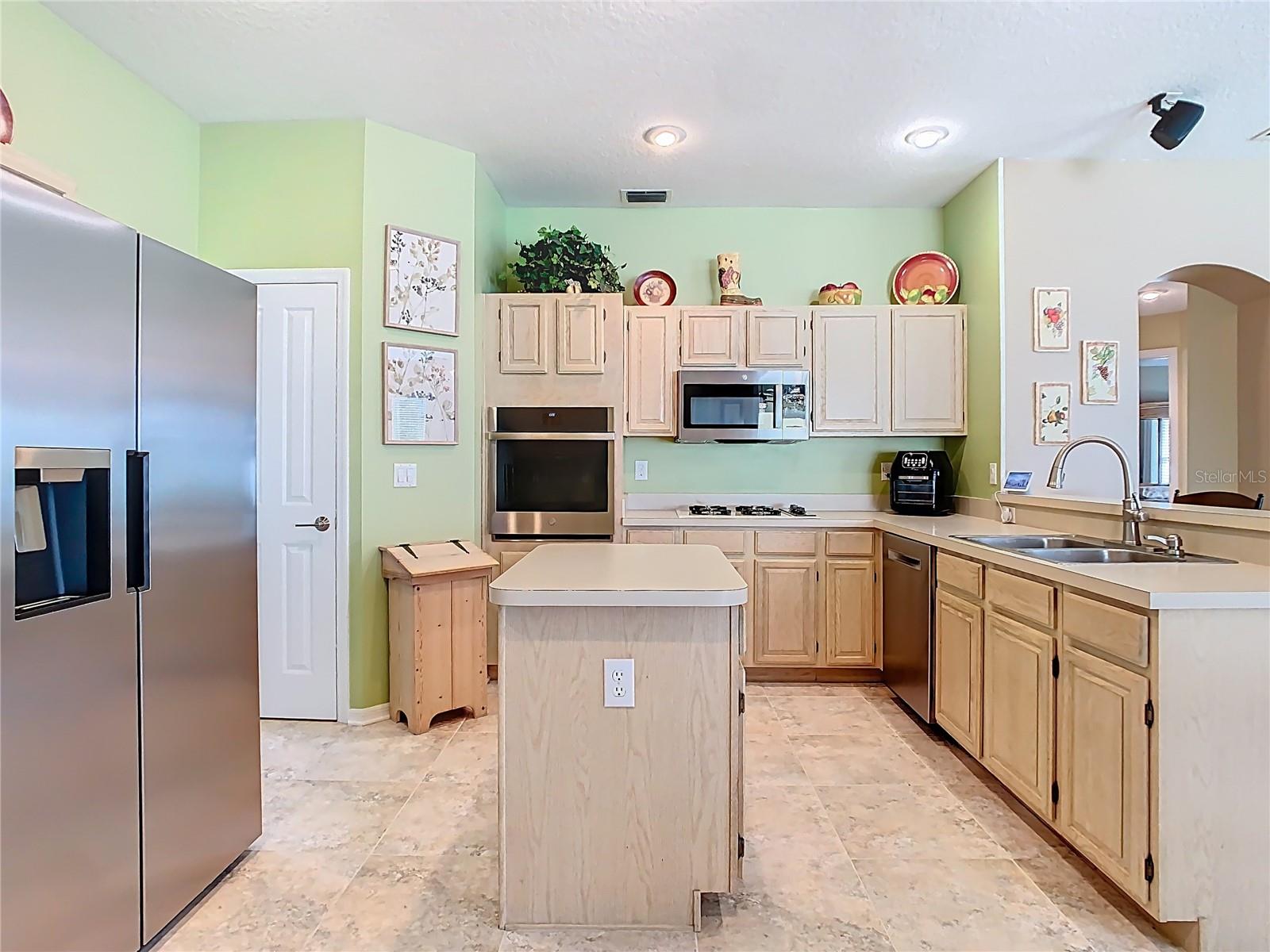 28402 OPENFIELD LOOP, WESLEY CHAPEL, FL, 33543