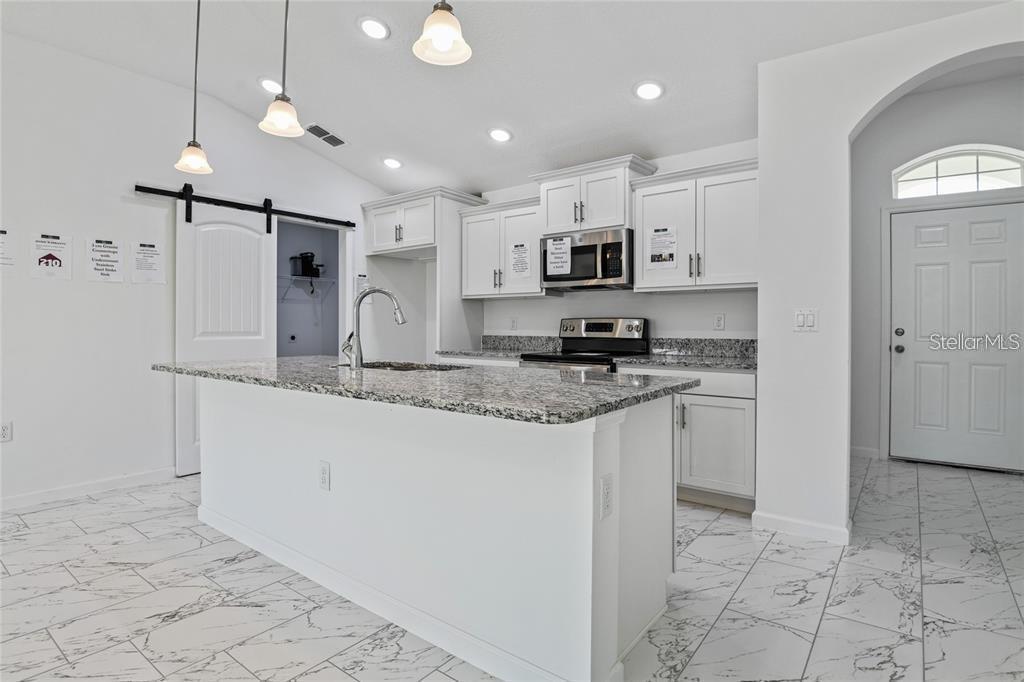 562 MAARICOPA DR, KISSIMMEE, FL, 34758