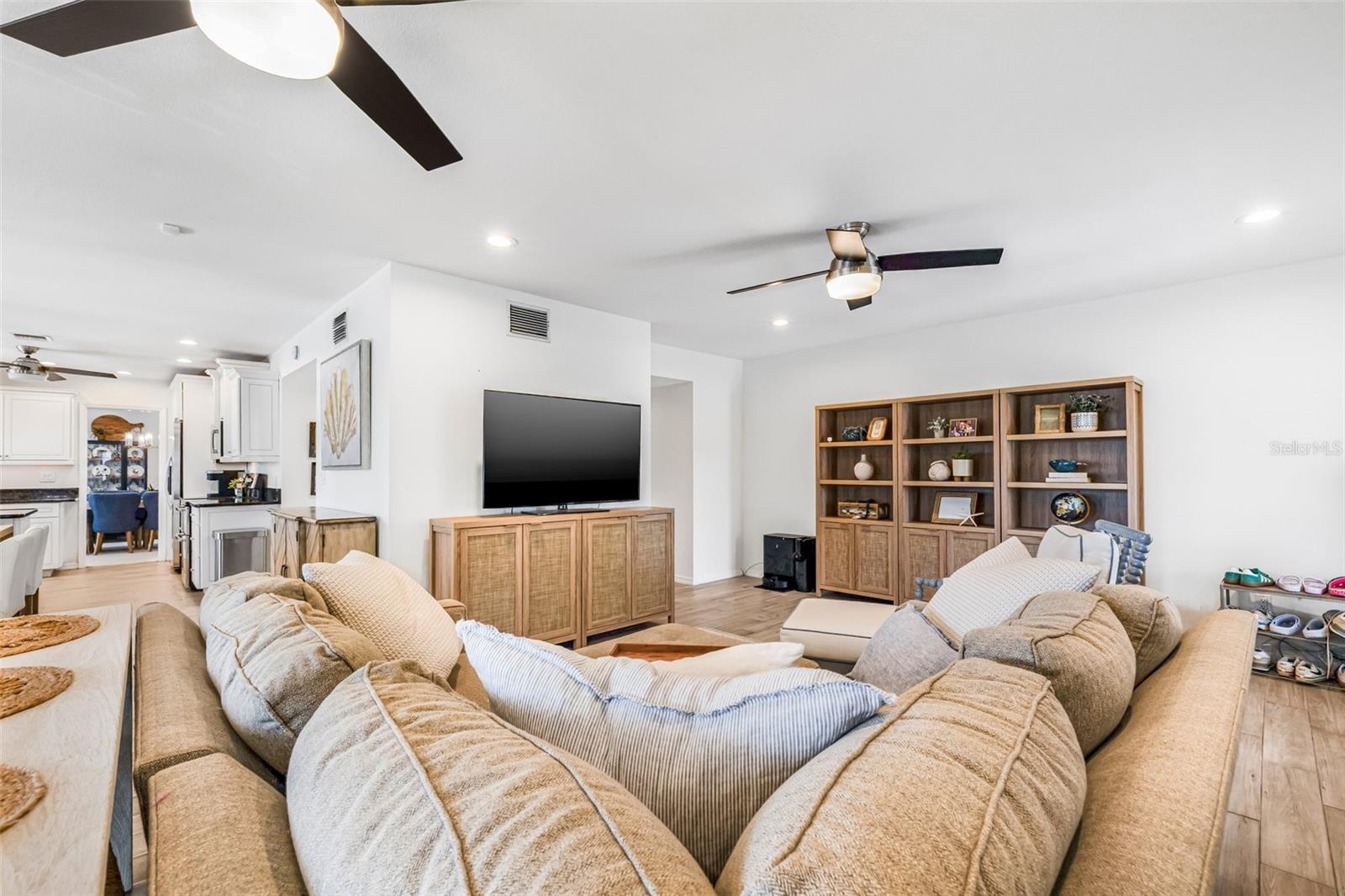 7352 HUNT CLUB LN, SEMINOLE, FL, 33776