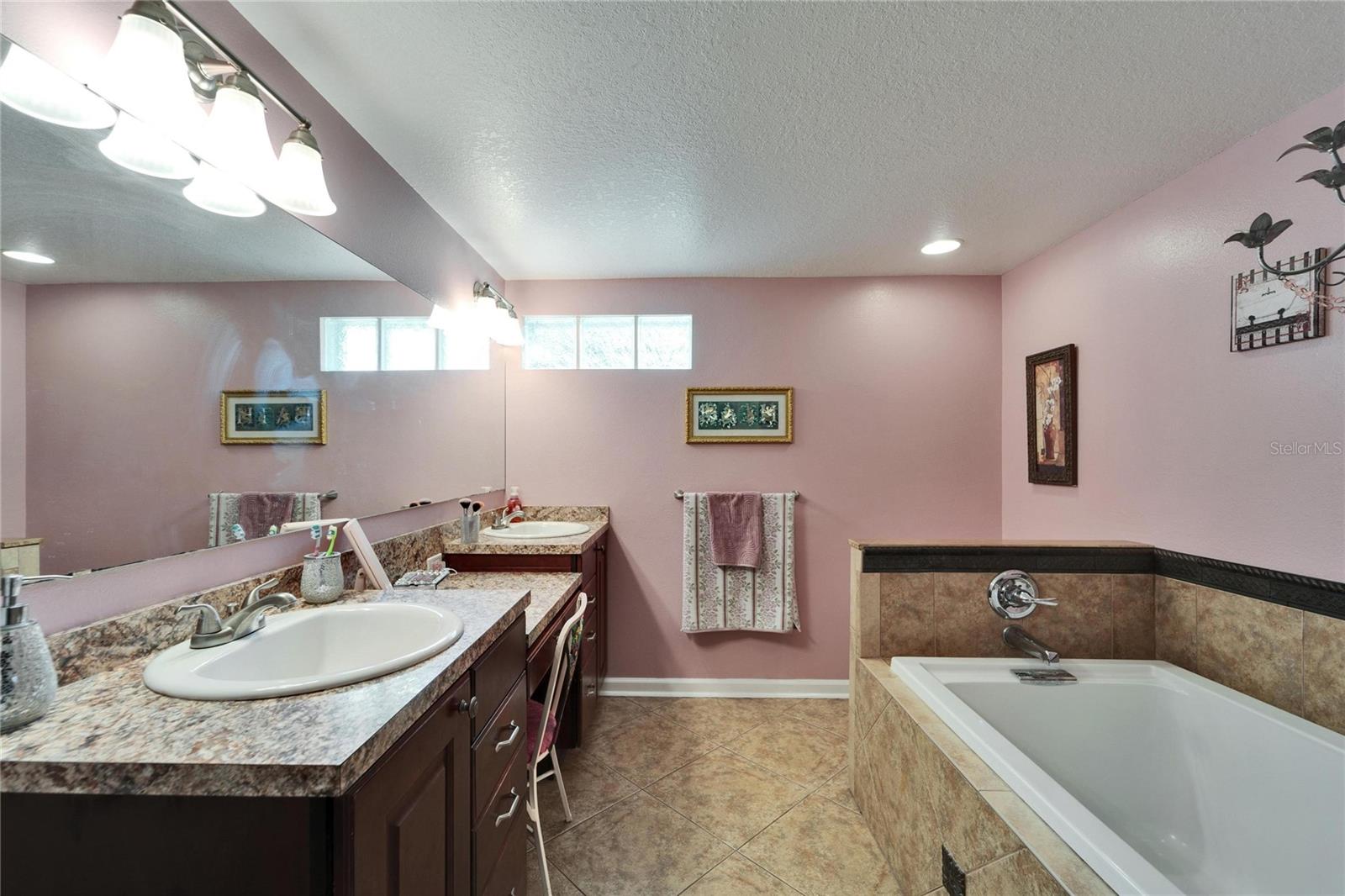 8211 EDISON RD, LITHIA, FL, 33547