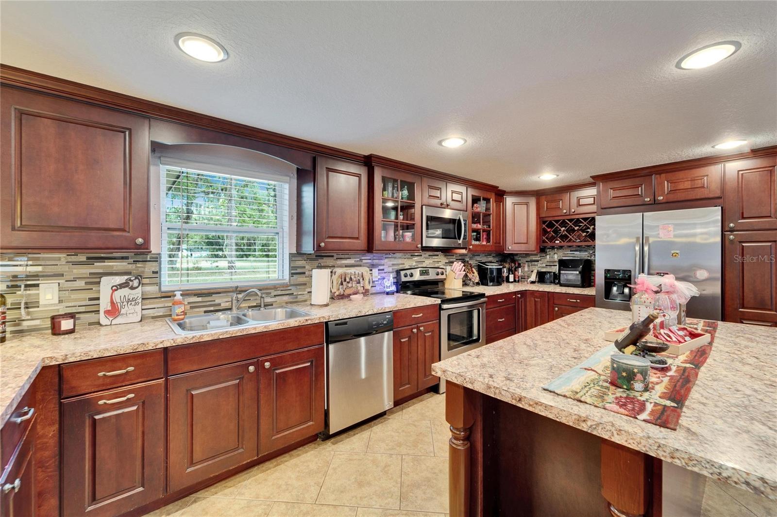 8211 EDISON RD, LITHIA, FL, 33547