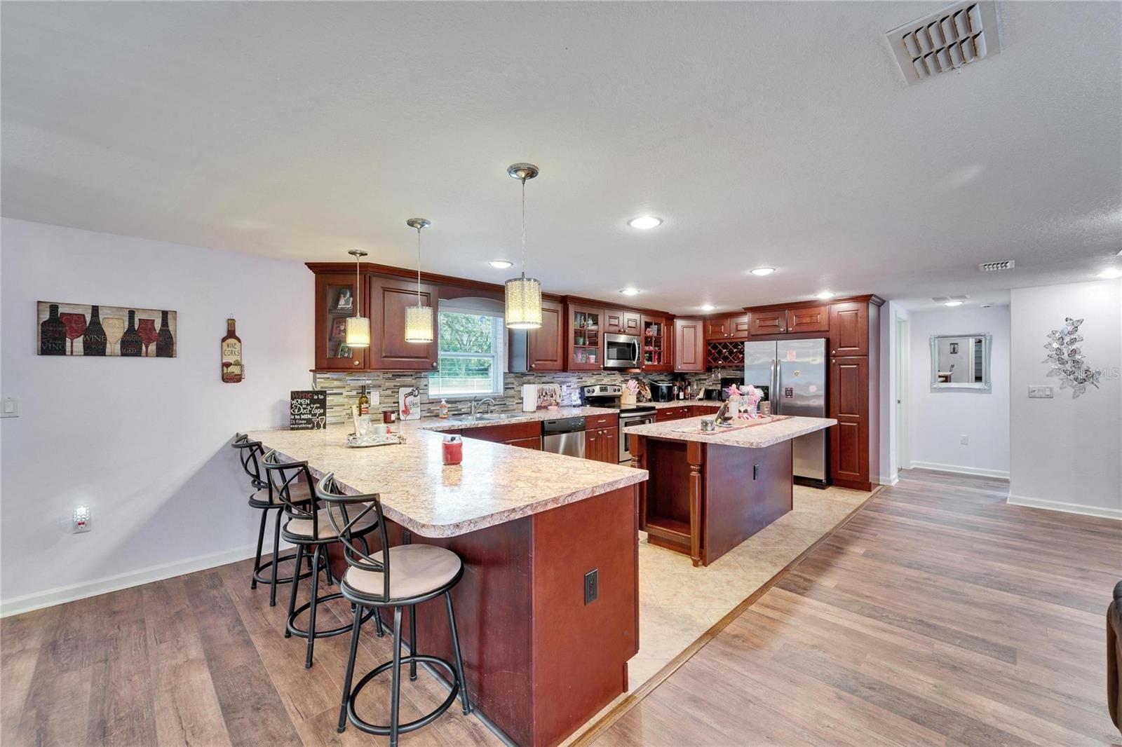 8211 EDISON RD, LITHIA, FL, 33547