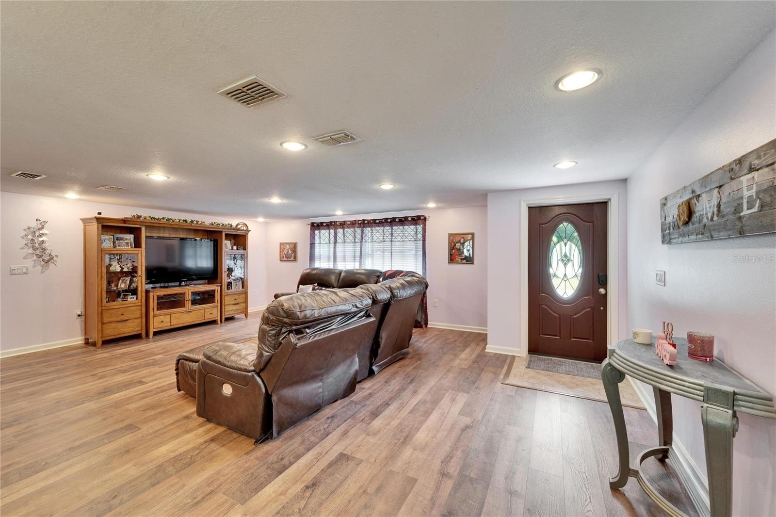 8211 EDISON RD, LITHIA, FL, 33547