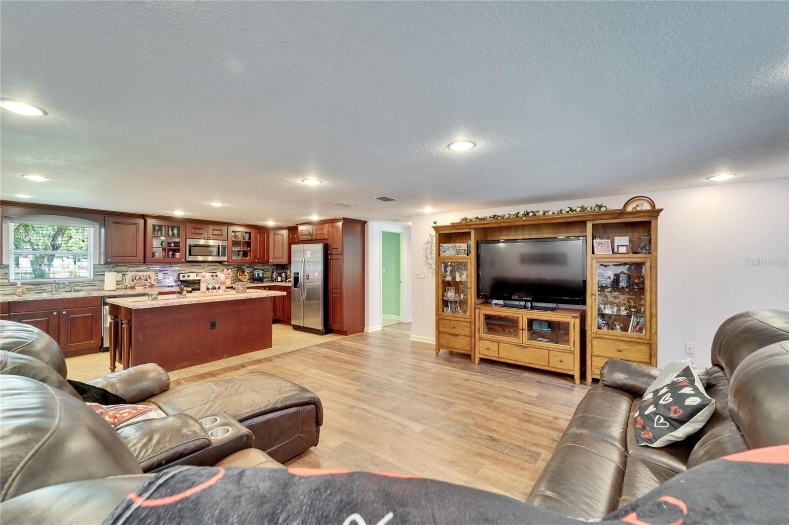 8211 EDISON RD, LITHIA, FL, 33547