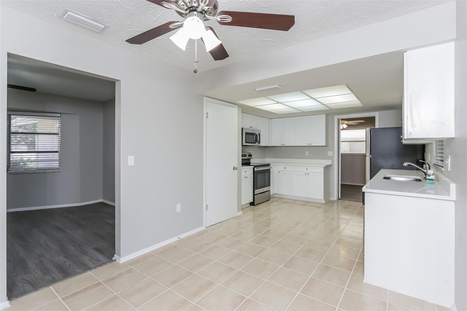1928 E LEEWYNN DR, SARASOTA, FL, 34240