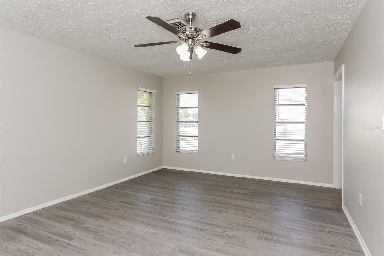 1928 E LEEWYNN DR, SARASOTA, FL, 34240