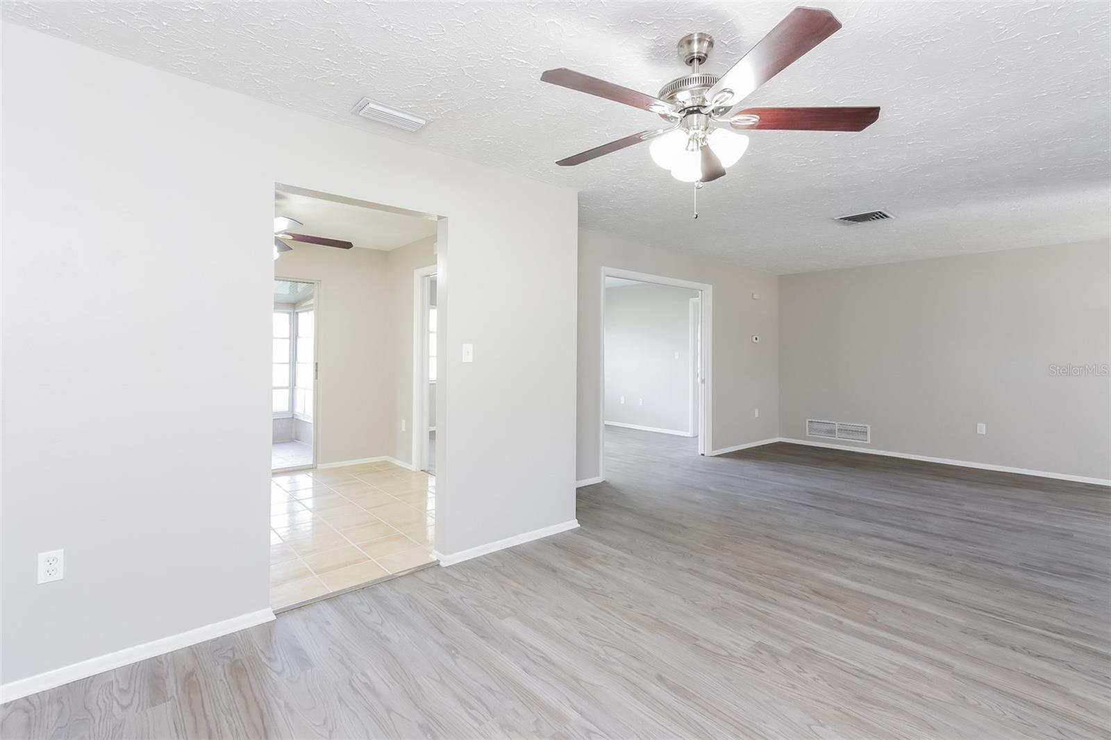 1928 E LEEWYNN DR, SARASOTA, FL, 34240