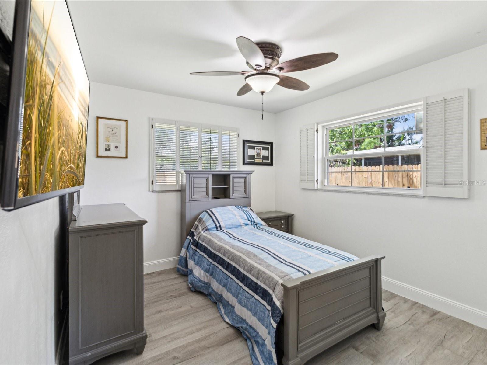 1666 N DAKOTA AVE NE, ST PETERSBURG, FL, 33703