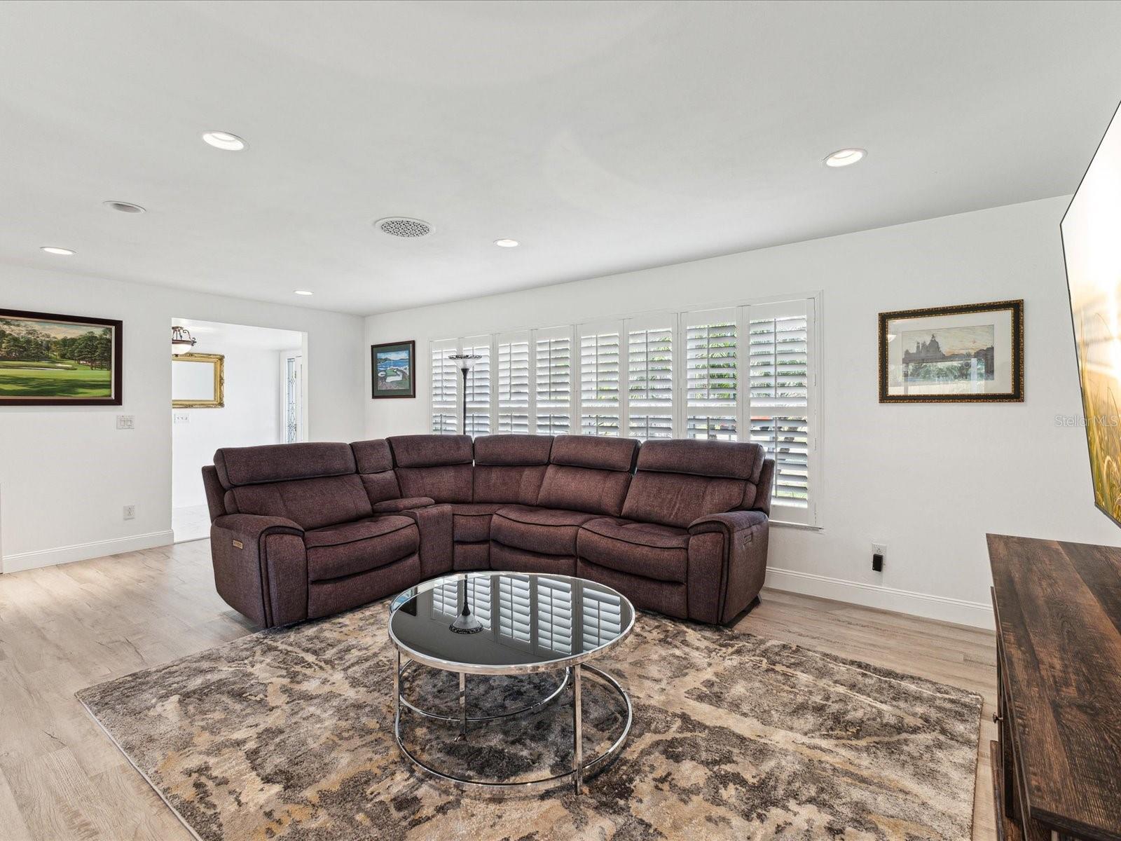 1666 N DAKOTA AVE NE, ST PETERSBURG, FL, 33703