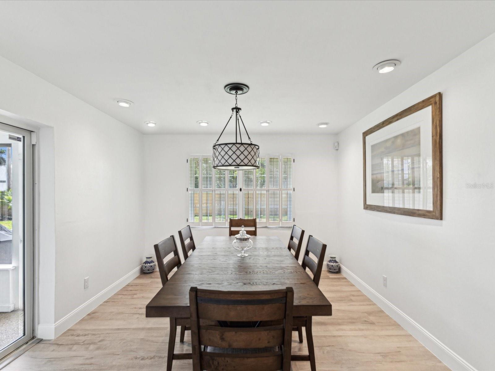 1666 N DAKOTA AVE NE, ST PETERSBURG, FL, 33703