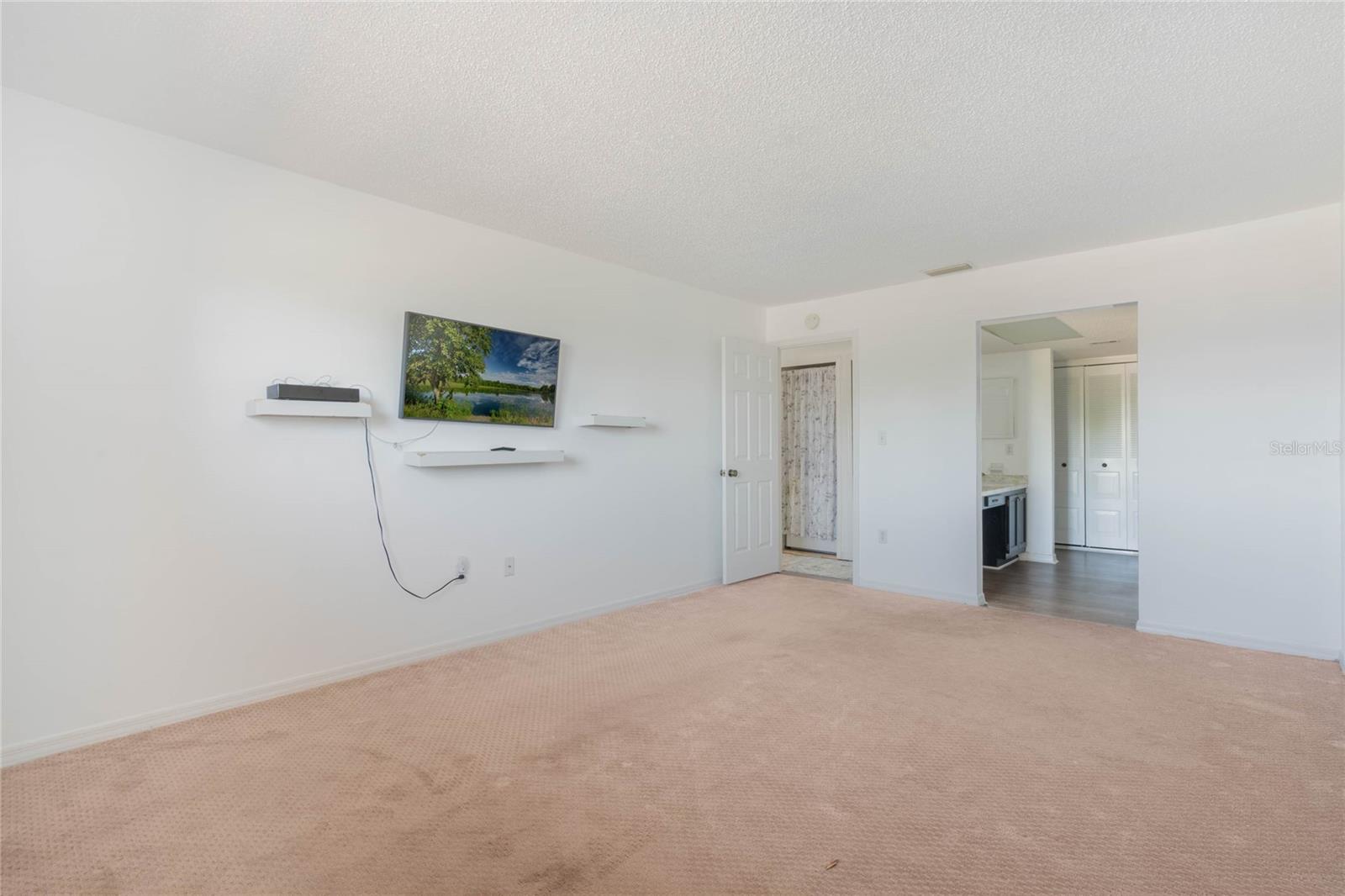 500 NEWELL HILL RD #111D, LEESBURG, FL, 34748