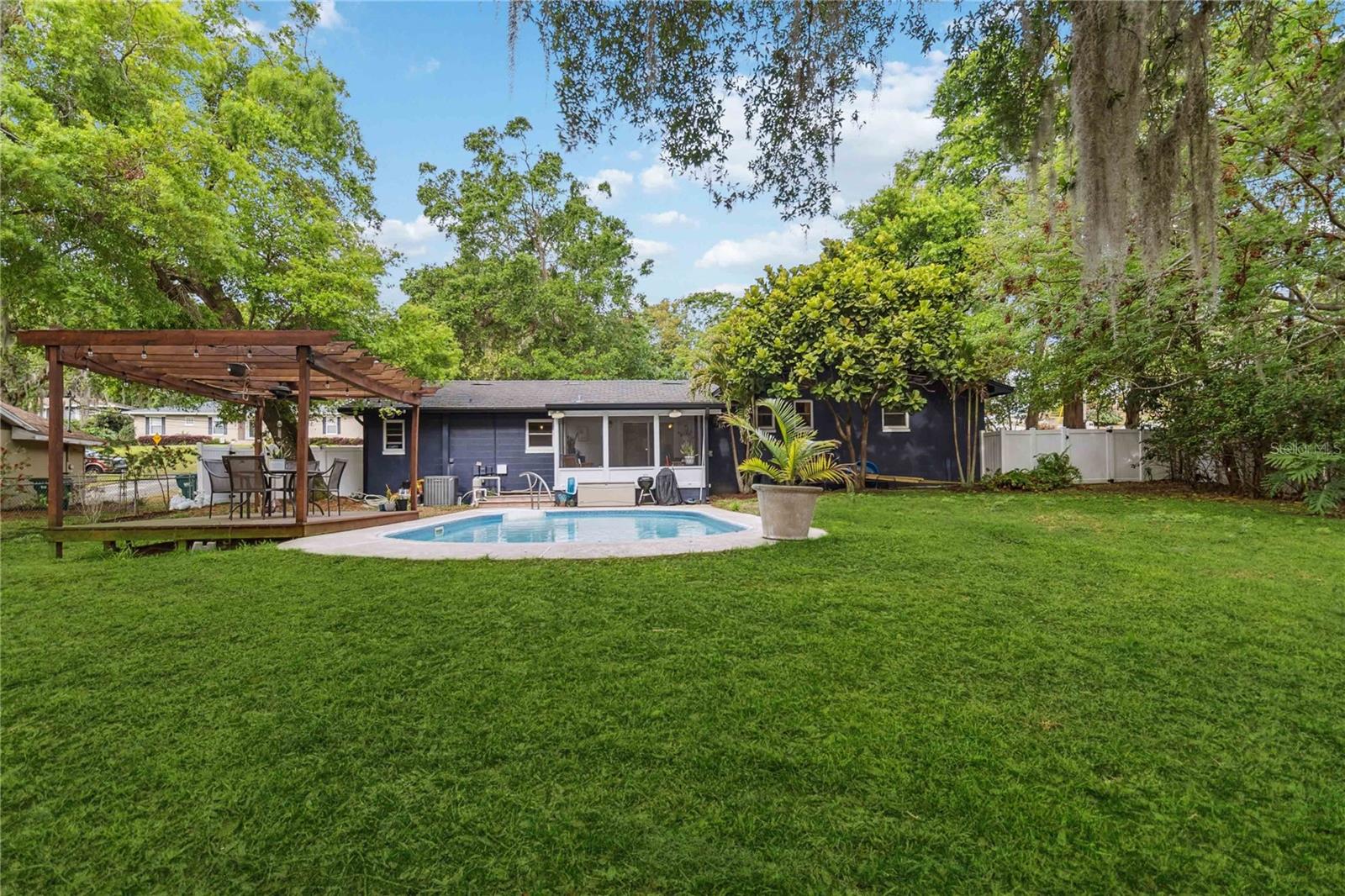 1850 HILLTOP DR, MOUNT DORA, FL, 32757