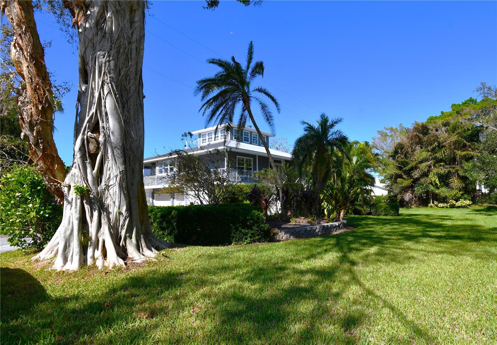 7676 WESTMORELAND DR, SARASOTA, FL, 34243
