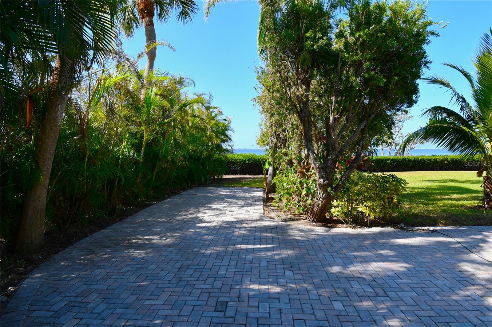 7676 WESTMORELAND DR, SARASOTA, FL, 34243